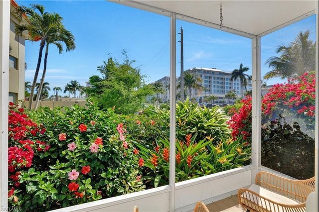 1100 Gulf Shore BLVD N 103, Naples, FL 34102