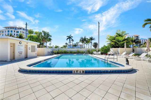 1100 Gulf Shore BLVD N 103, Naples, FL 34102