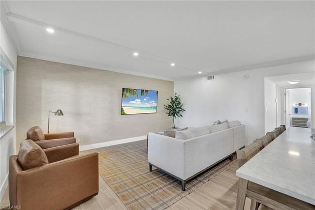 1100 Gulf Shore BLVD N 103, Naples, FL 34102