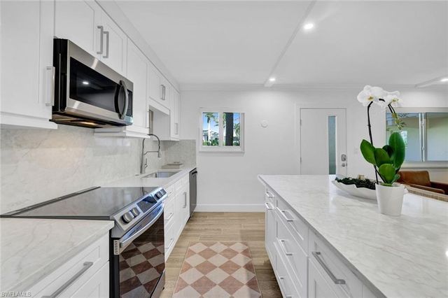 1100 Gulf Shore BLVD N 103, Naples, FL 34102