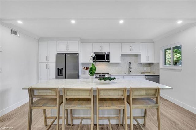 1100 Gulf Shore BLVD N 103, Naples, FL 34102