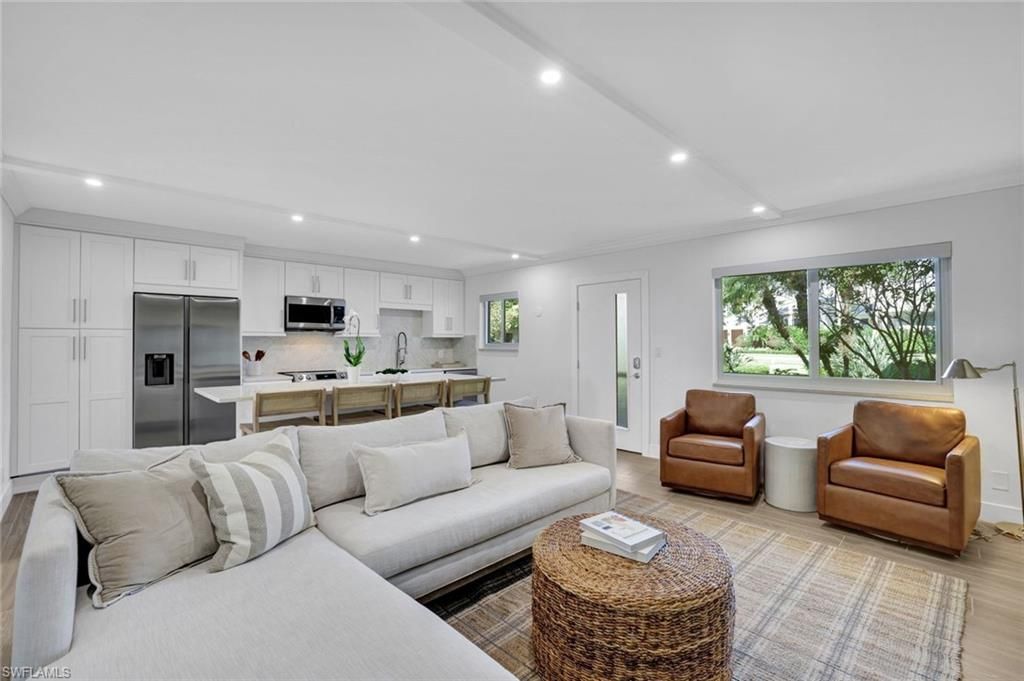 1100 Gulf Shore BLVD N 103, Naples, FL 34102