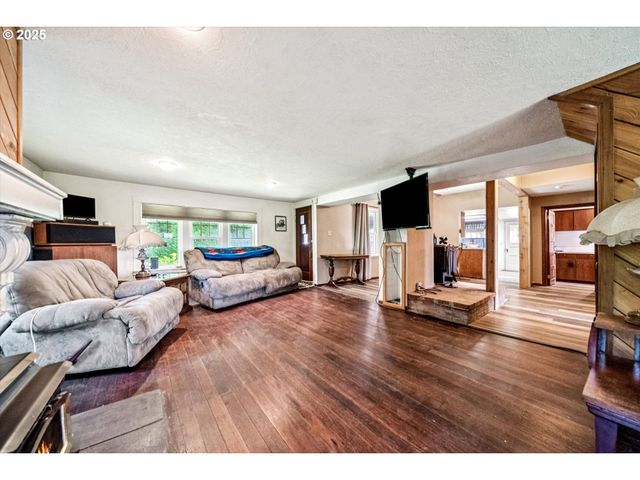 14604 WOODBURN MONITOR Rd, Woodburn, OR 97071