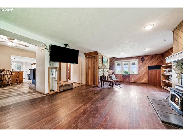 14604 WOODBURN MONITOR Rd, Woodburn, OR 97071