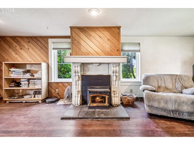 14604 WOODBURN MONITOR Rd, Woodburn, OR 97071