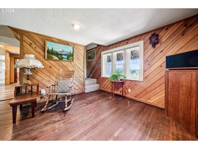 14604 WOODBURN MONITOR Rd, Woodburn, OR 97071