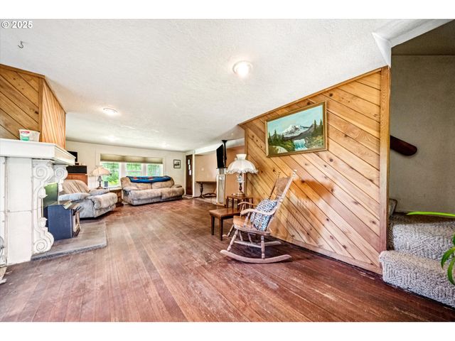 14604 WOODBURN MONITOR Rd, Woodburn, OR 97071