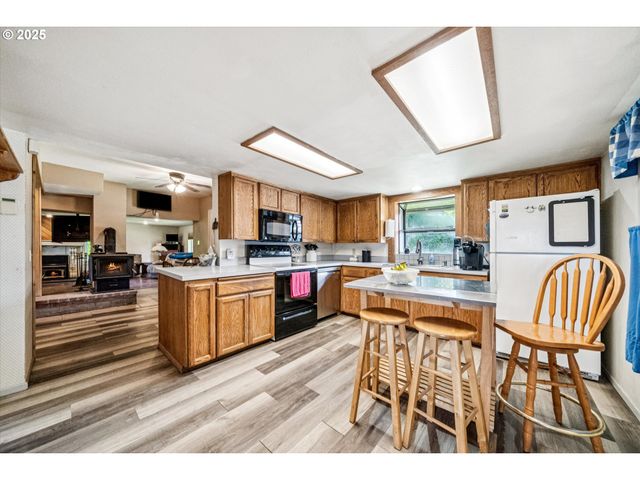 14604 WOODBURN MONITOR Rd, Woodburn, OR 97071