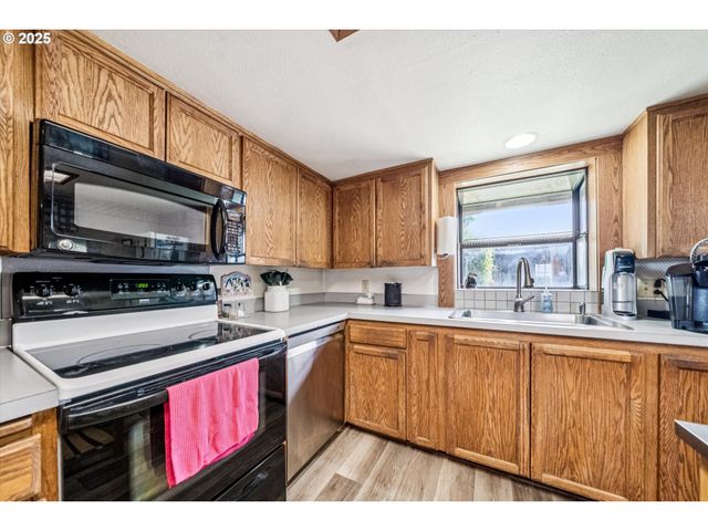 14604 WOODBURN MONITOR Rd, Woodburn, OR 97071