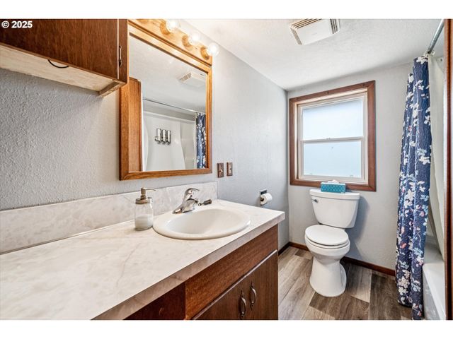 14604 WOODBURN MONITOR Rd, Woodburn, OR 97071