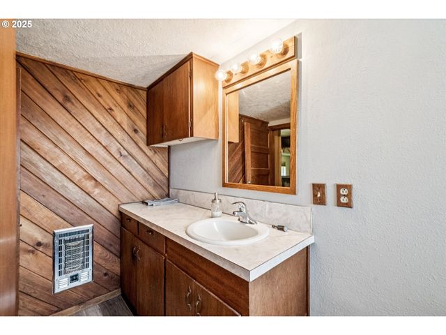 14604 WOODBURN MONITOR Rd, Woodburn, OR 97071