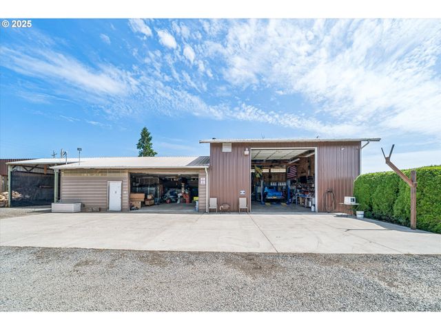 14604 WOODBURN MONITOR Rd, Woodburn, OR 97071