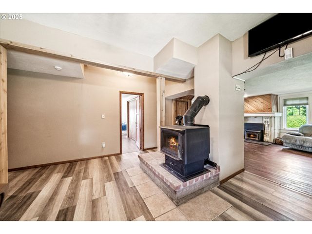 14604 WOODBURN MONITOR Rd, Woodburn, OR 97071