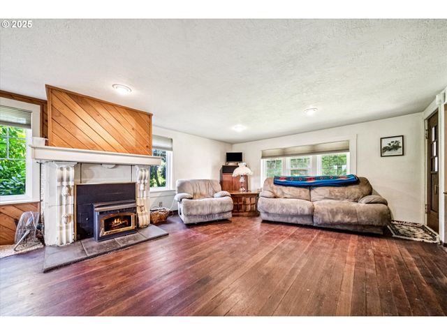 14604 WOODBURN MONITOR Rd, Woodburn, OR 97071