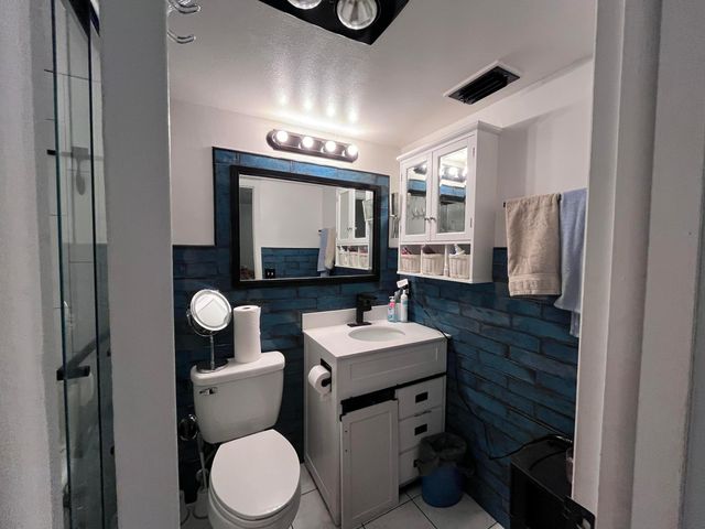 49 Cambridge B, West Palm Beach, FL 33417