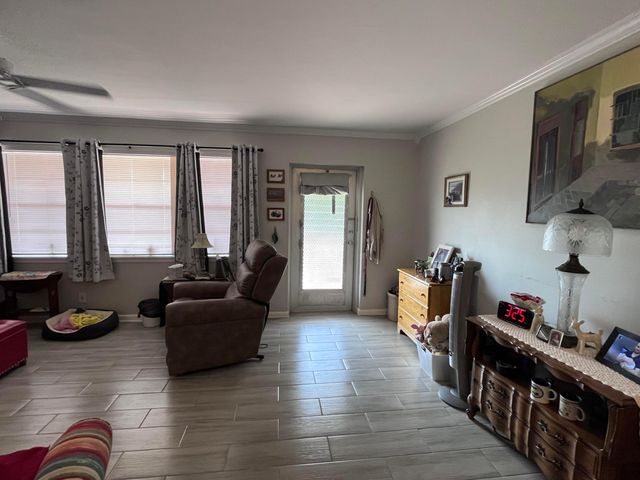 49 Cambridge B, West Palm Beach, FL 33417