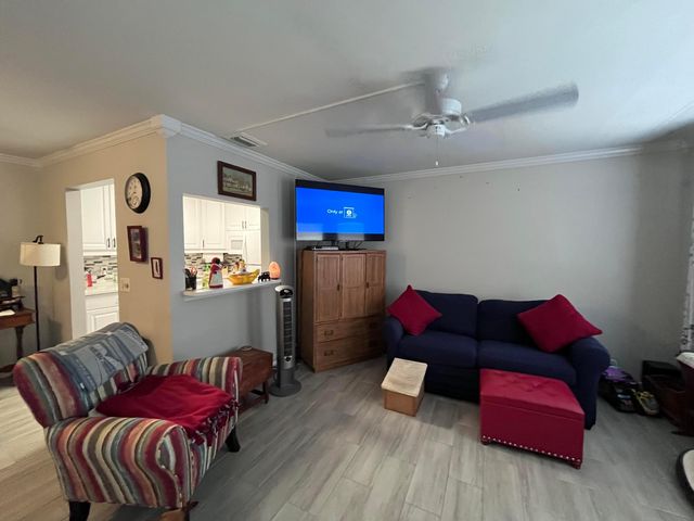 49 Cambridge B, West Palm Beach, FL 33417