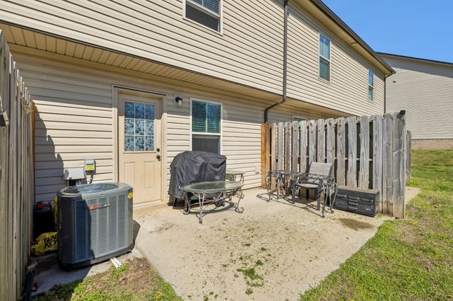 267 Smithson Ln, Clarksville, TN 37040