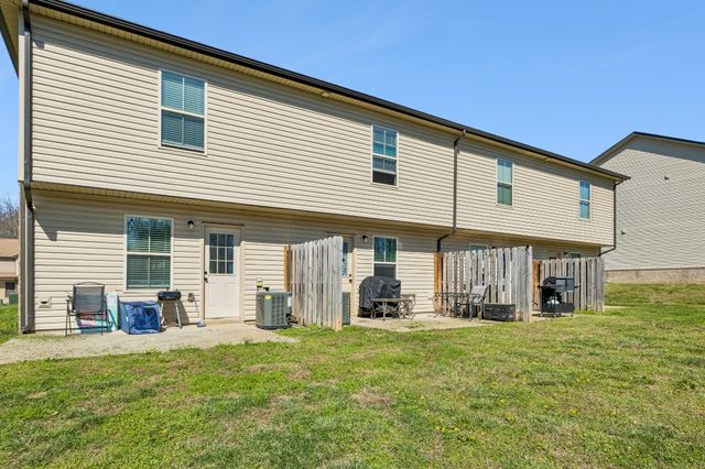 267 Smithson Ln, Clarksville, TN 37040