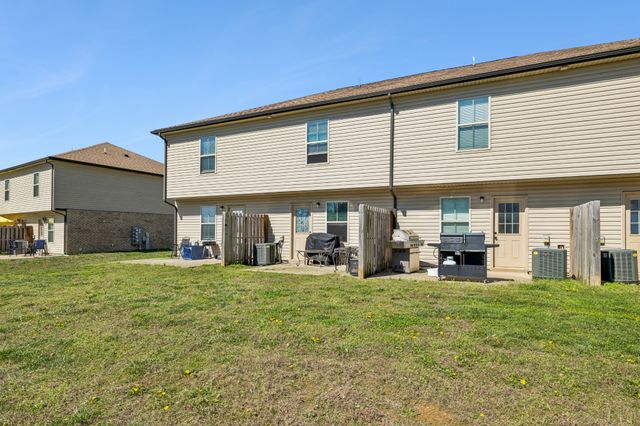267 Smithson Ln, Clarksville, TN 37040