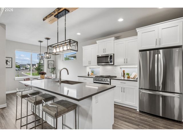 6411 Se POLYANTHA St, Hillsboro, OR 97123