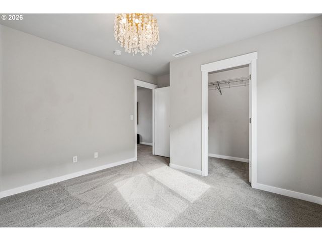 6411 Se POLYANTHA St, Hillsboro, OR 97123