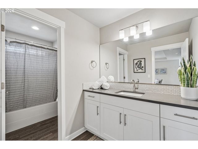 6411 Se POLYANTHA St, Hillsboro, OR 97123
