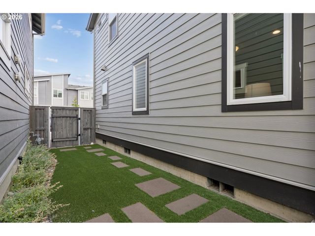 6411 Se POLYANTHA St, Hillsboro, OR 97123