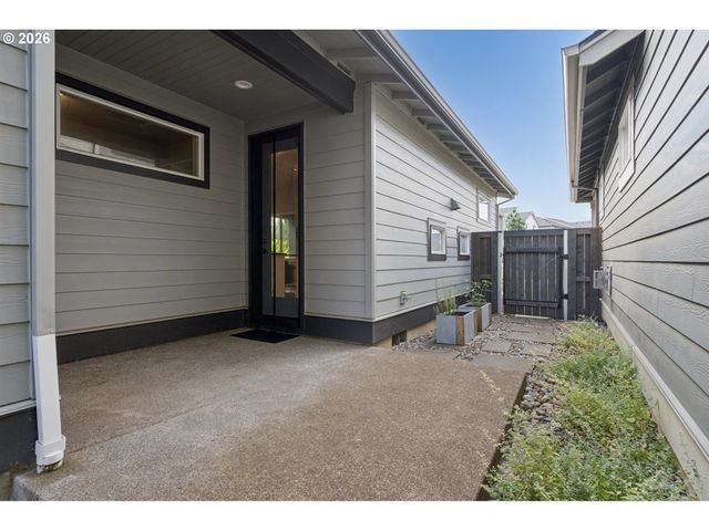 6411 Se POLYANTHA St, Hillsboro, OR 97123