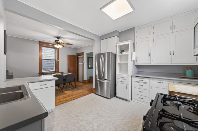 925 Western Avenue N, Saint Paul, MN 55117