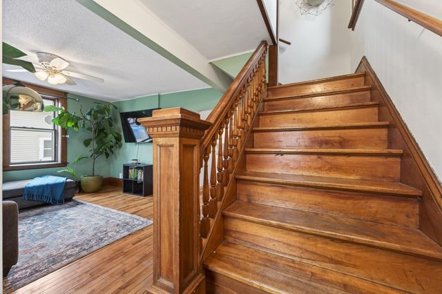 925 Western Avenue N, Saint Paul, MN 55117