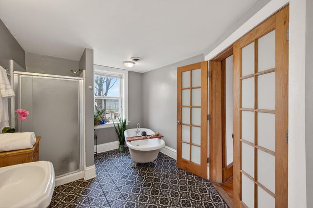 925 Western Avenue N, Saint Paul, MN 55117