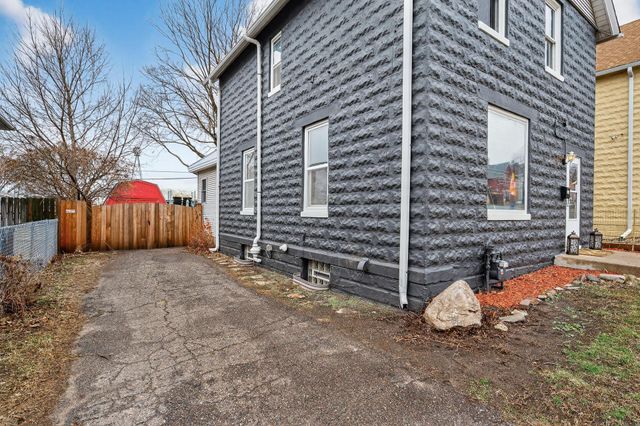 925 Western Avenue N, Saint Paul, MN 55117