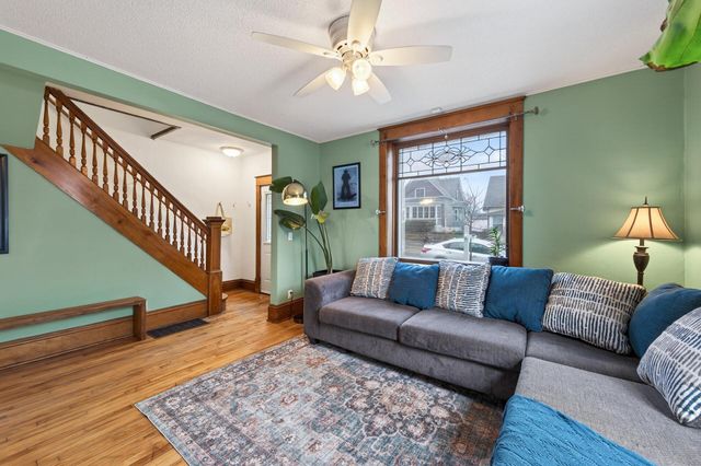 925 Western Avenue N, Saint Paul, MN 55117