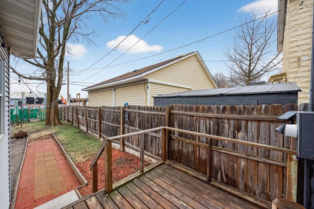 925 Western Avenue N, Saint Paul, MN 55117