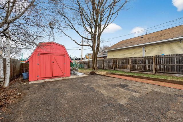 925 Western Avenue N, Saint Paul, MN 55117