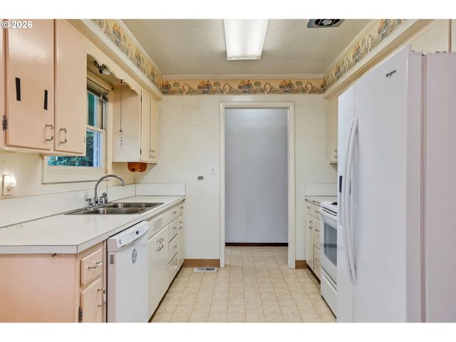 35865 RIVERSIDE Dr, Albany, OR 97321