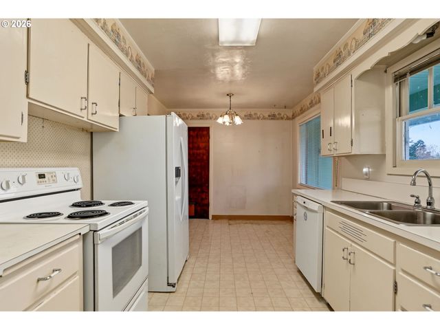 35865 RIVERSIDE Dr, Albany, OR 97321