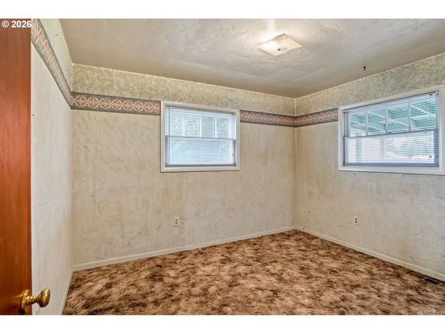 35865 RIVERSIDE Dr, Albany, OR 97321