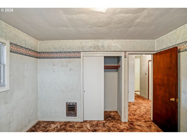35865 RIVERSIDE Dr, Albany, OR 97321