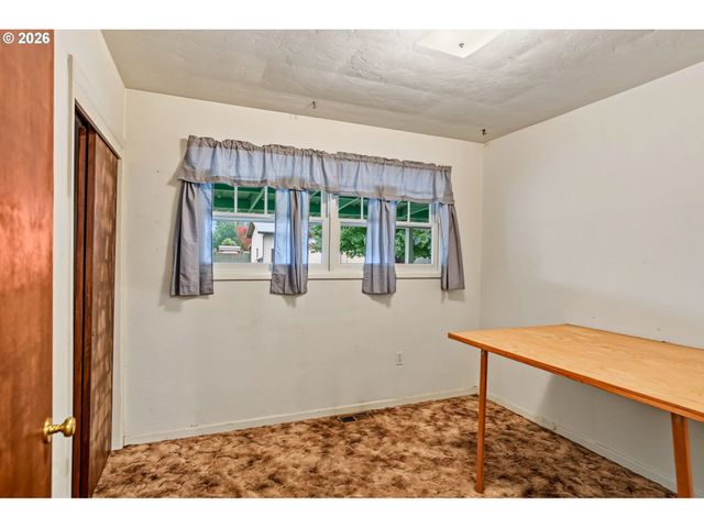 35865 RIVERSIDE Dr, Albany, OR 97321