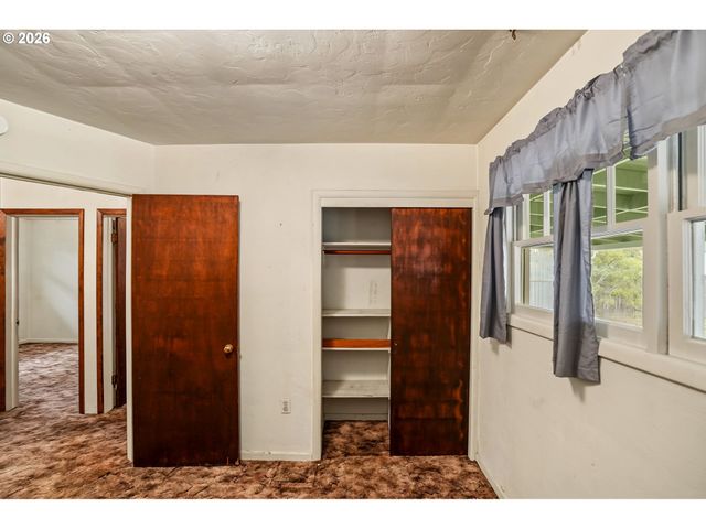 35865 RIVERSIDE Dr, Albany, OR 97321