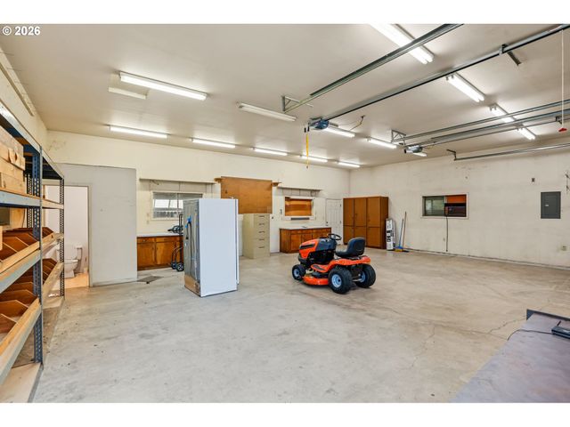 35865 RIVERSIDE Dr, Albany, OR 97321