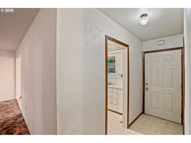 35865 RIVERSIDE Dr, Albany, OR 97321