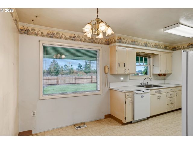 35865 RIVERSIDE Dr, Albany, OR 97321