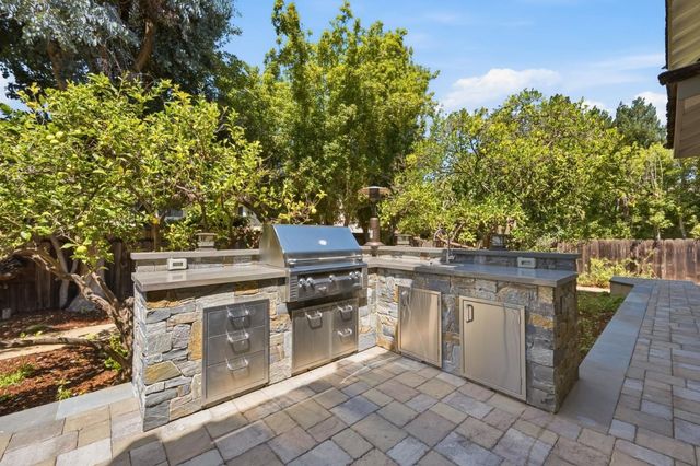 1021 Alegre Avenue, Los Altos, CA 94024