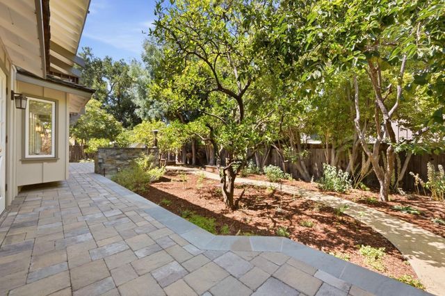 1021 Alegre Avenue, Los Altos, CA 94024
