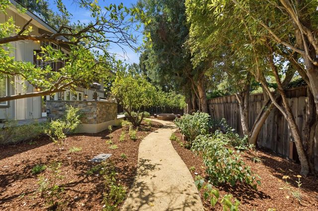 1021 Alegre Avenue, Los Altos, CA 94024
