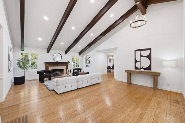 1021 Alegre Avenue, Los Altos, CA 94024