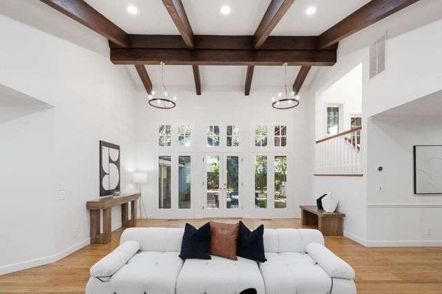 1021 Alegre Avenue, Los Altos, CA 94024